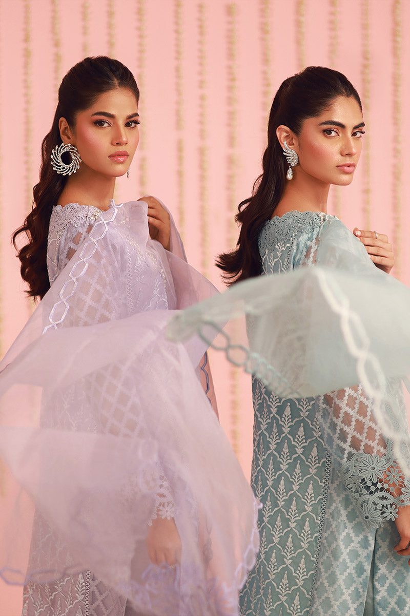 Chic Ophicial | Ruffles Collection | Iris