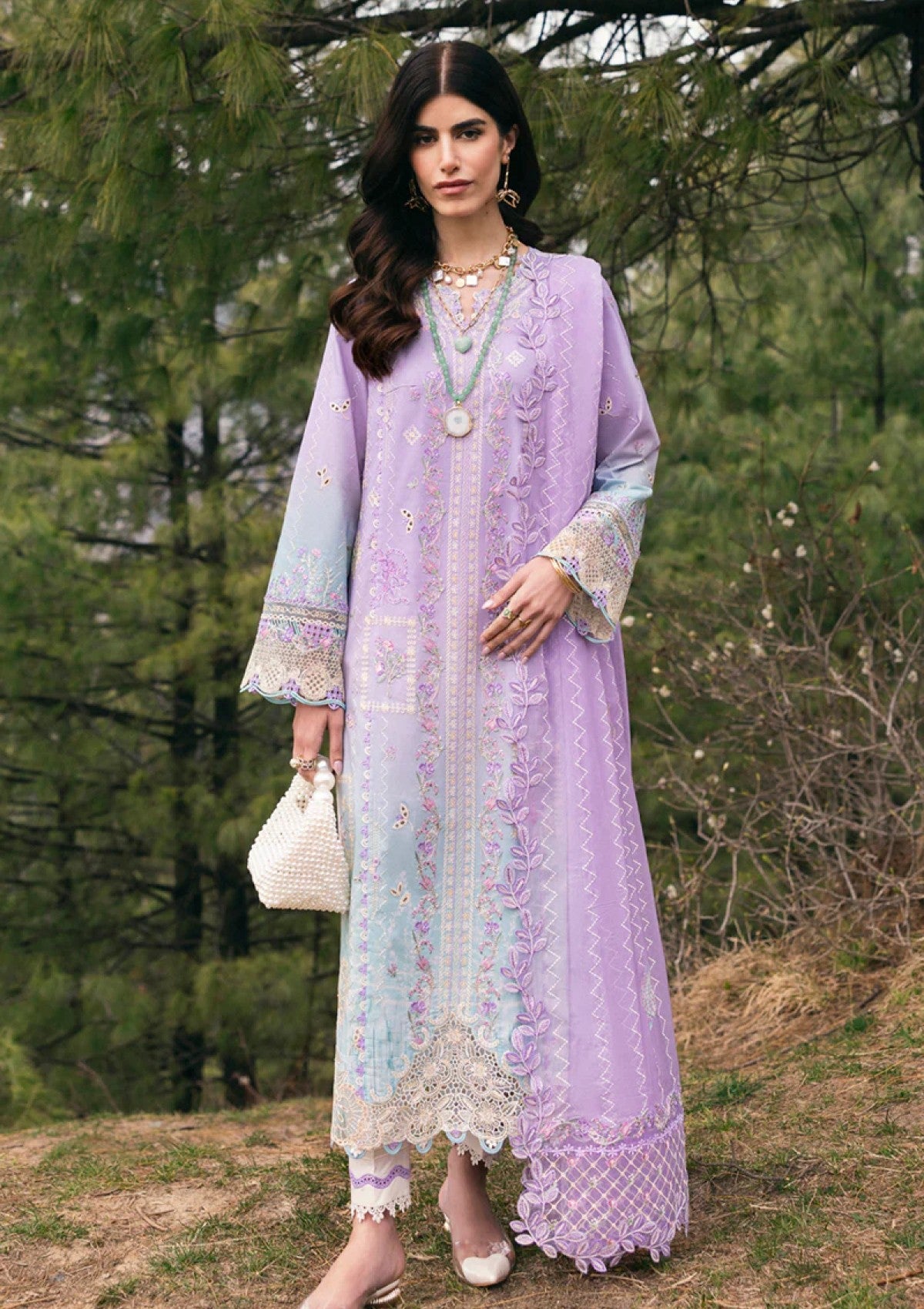 Lawn - Qalamkar - Qlinekari 25 - DC#05 - Clio