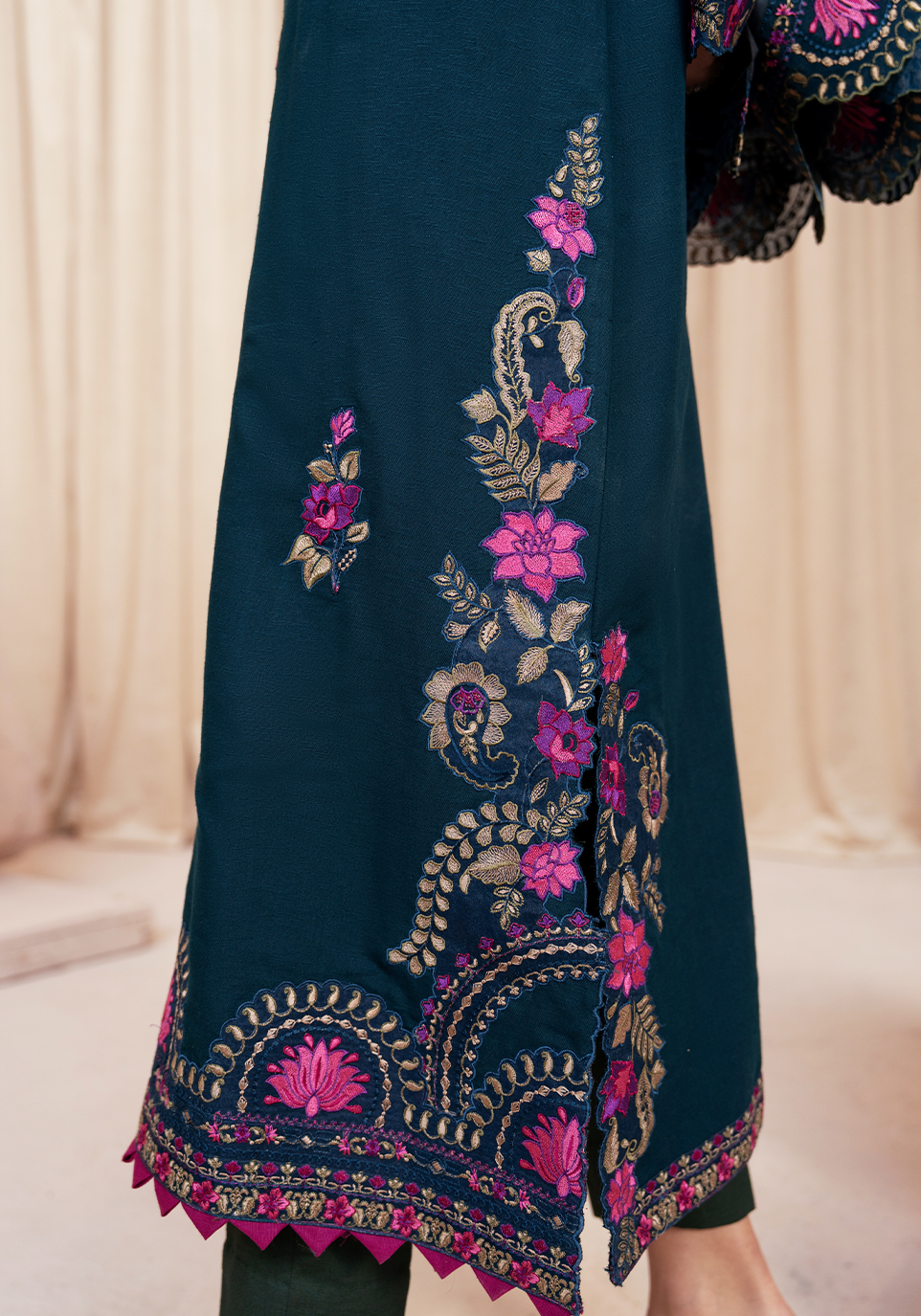 Zarqash | The Winter Luxe Pret | FLORAL NOIR