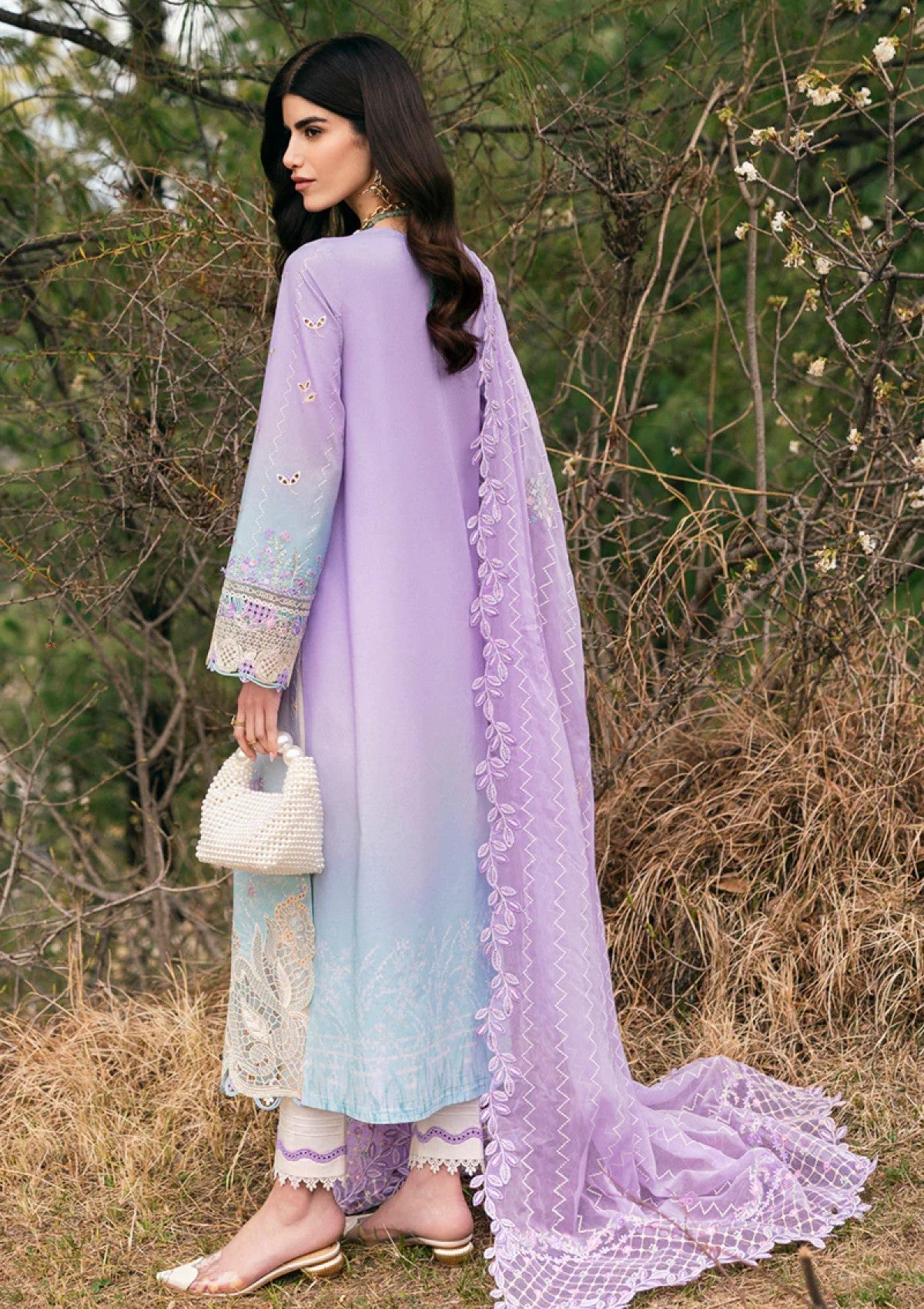 Lawn - Qalamkar - Qlinekari 25 - DC#05 - Clio