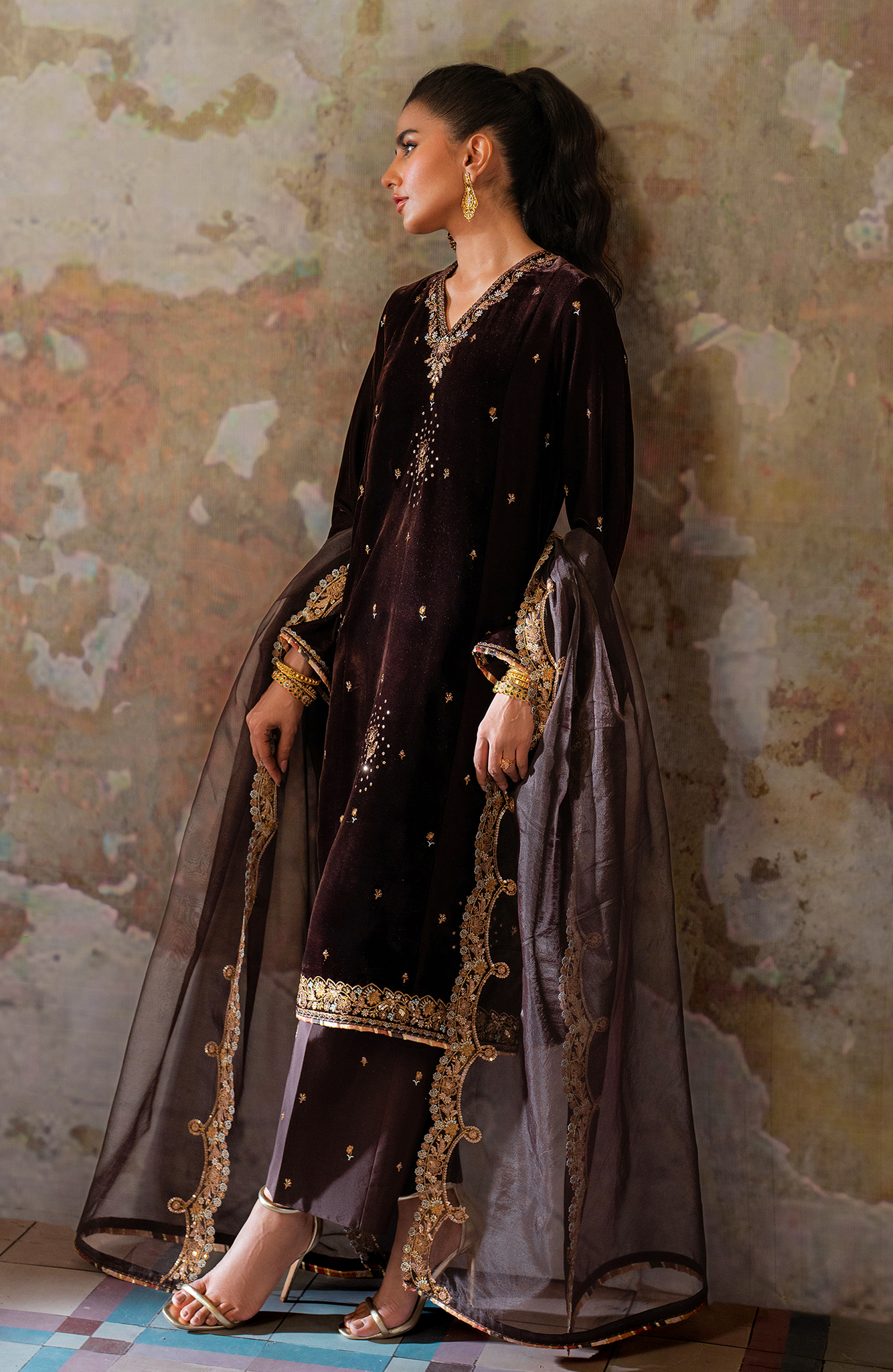 Seran | Velmor Velvet 24 | EMERA