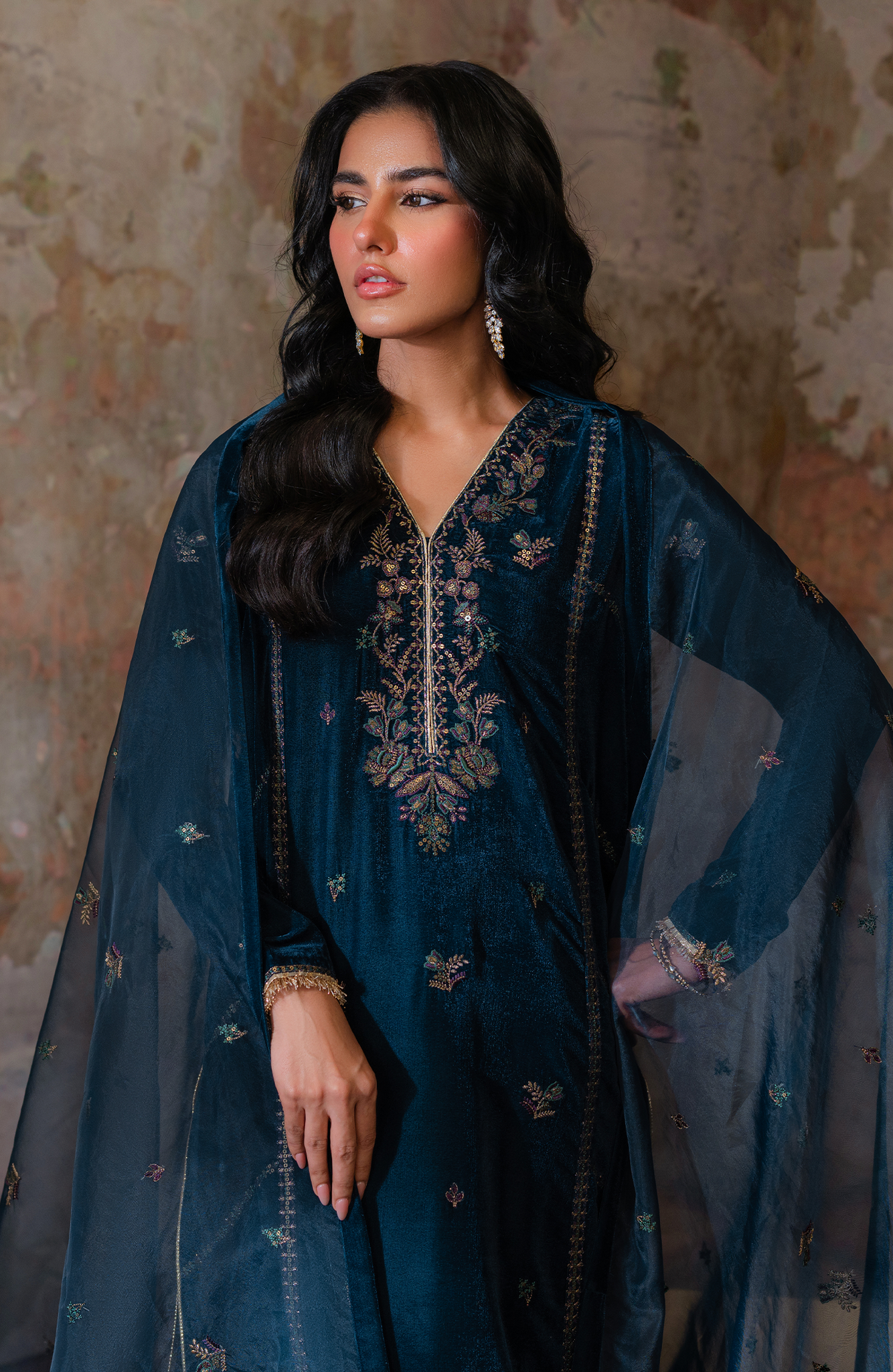 Seran | Velmor Velvet 24 | AYDEN