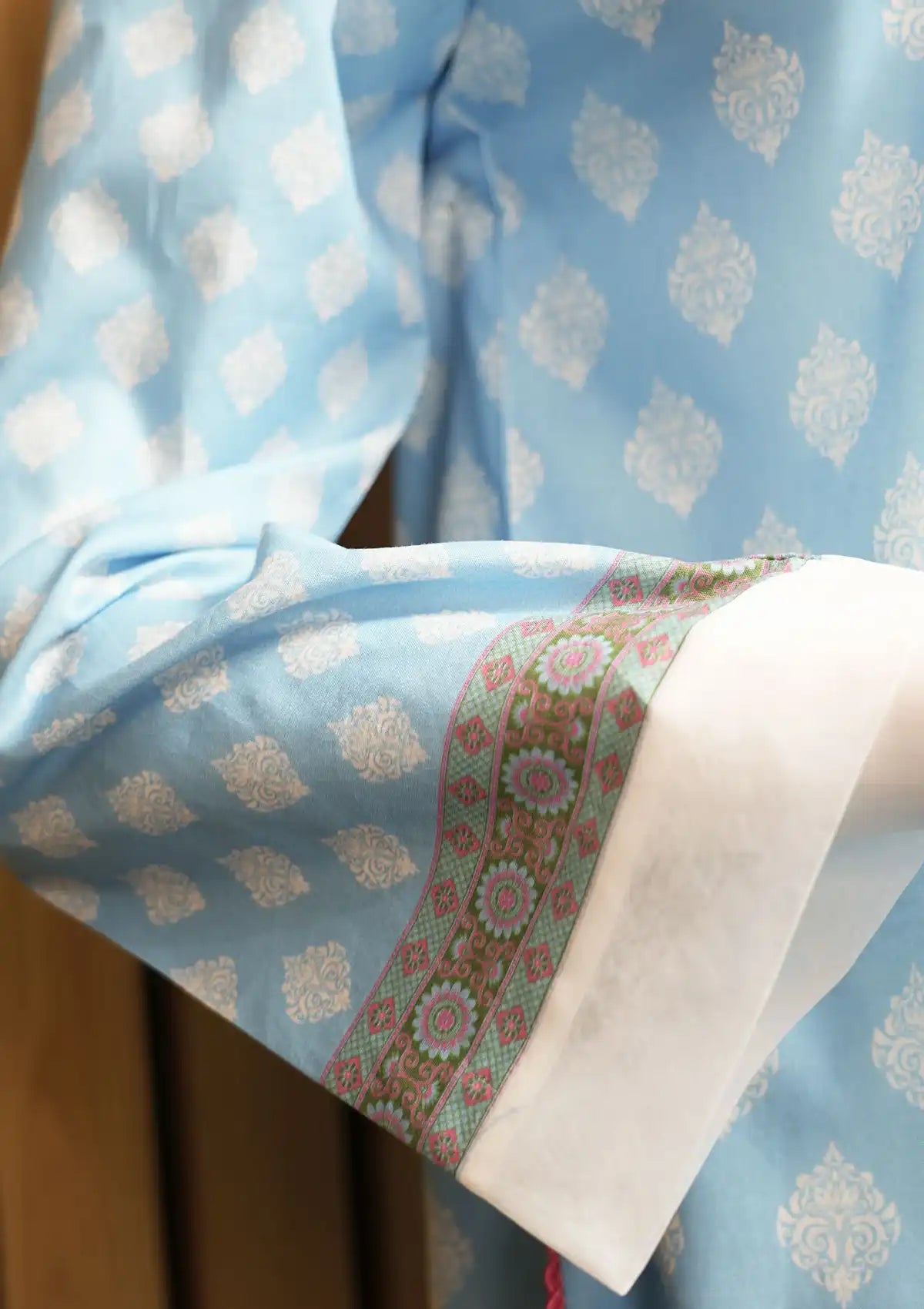 Winter Collection - Madiha Jahangir - Gulmira - Cambric - 3 pcs - D#10 - Official Madiha Jahangir - Agha Fabrics UK