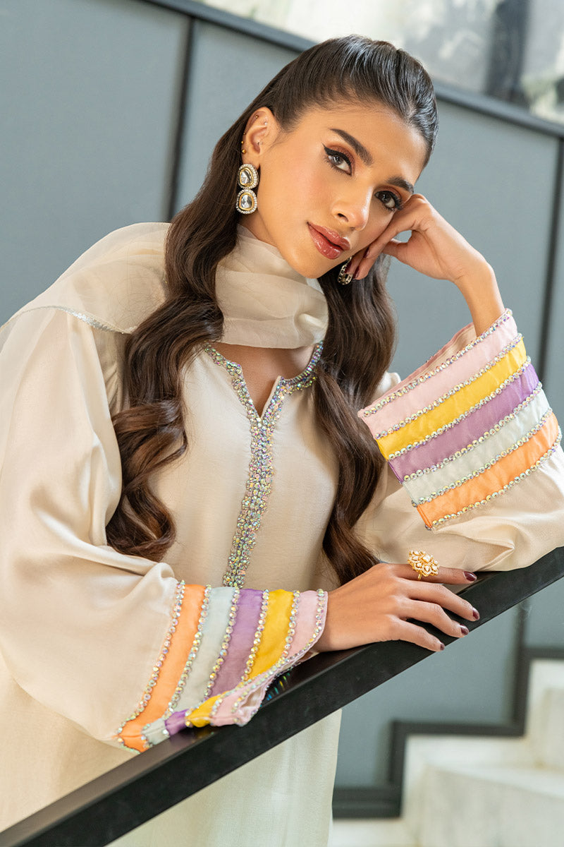 Chic Ophicial | Celenia Pret | Ivory Rose