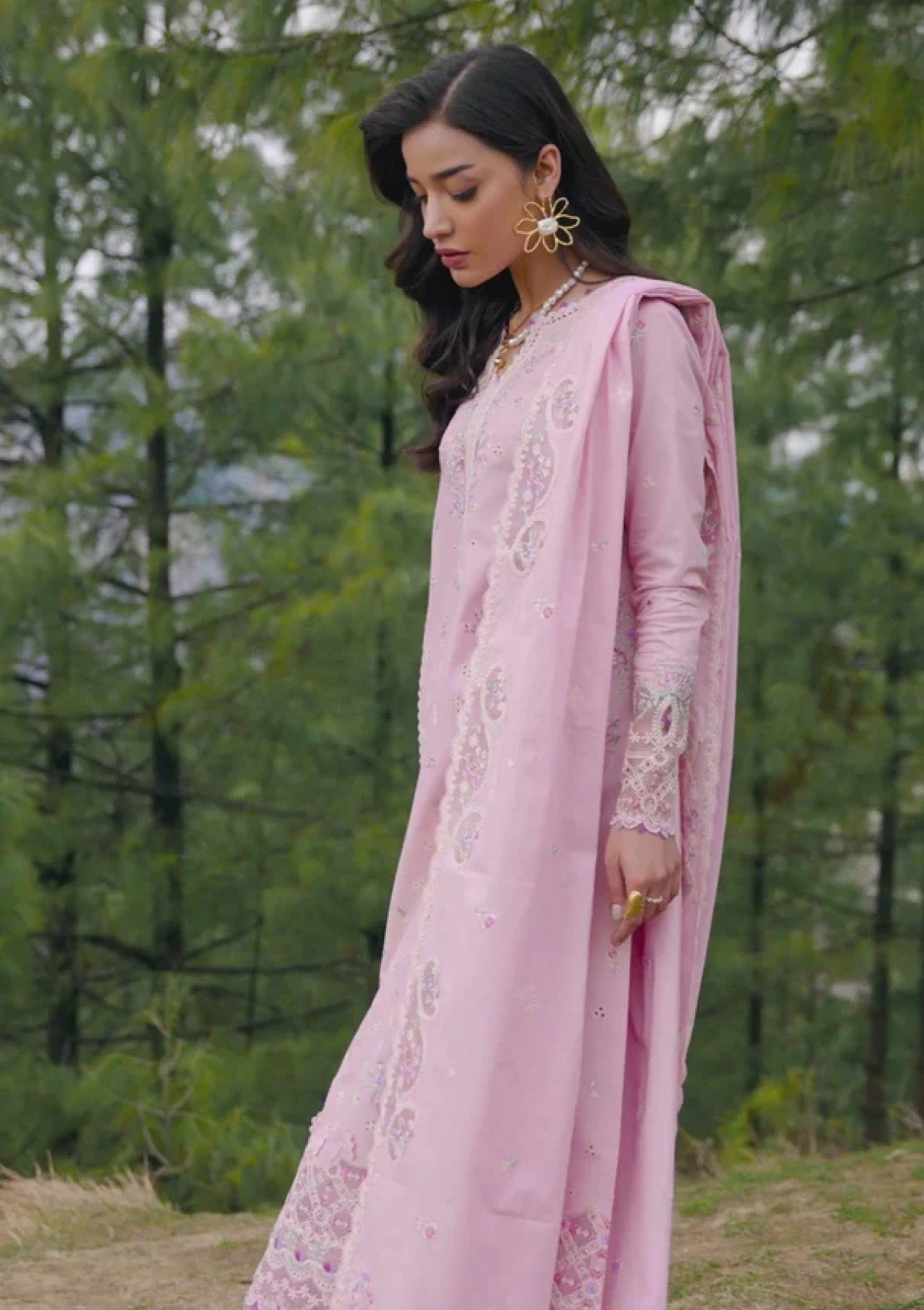 Lawn - Qalamkar - Qlinekari 25 - DC#02 - Freja