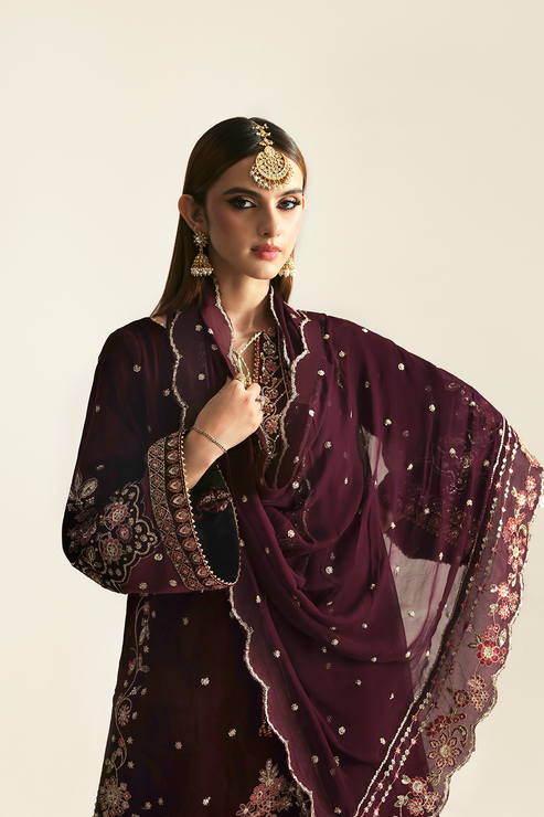 Emaan Adeel | Zarposh Velvet 25 | KANWAL