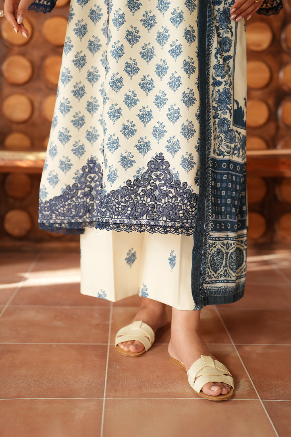 Iznik | Winter 25 | IPF-07 - Official Iznik - Agha Fabrics UK