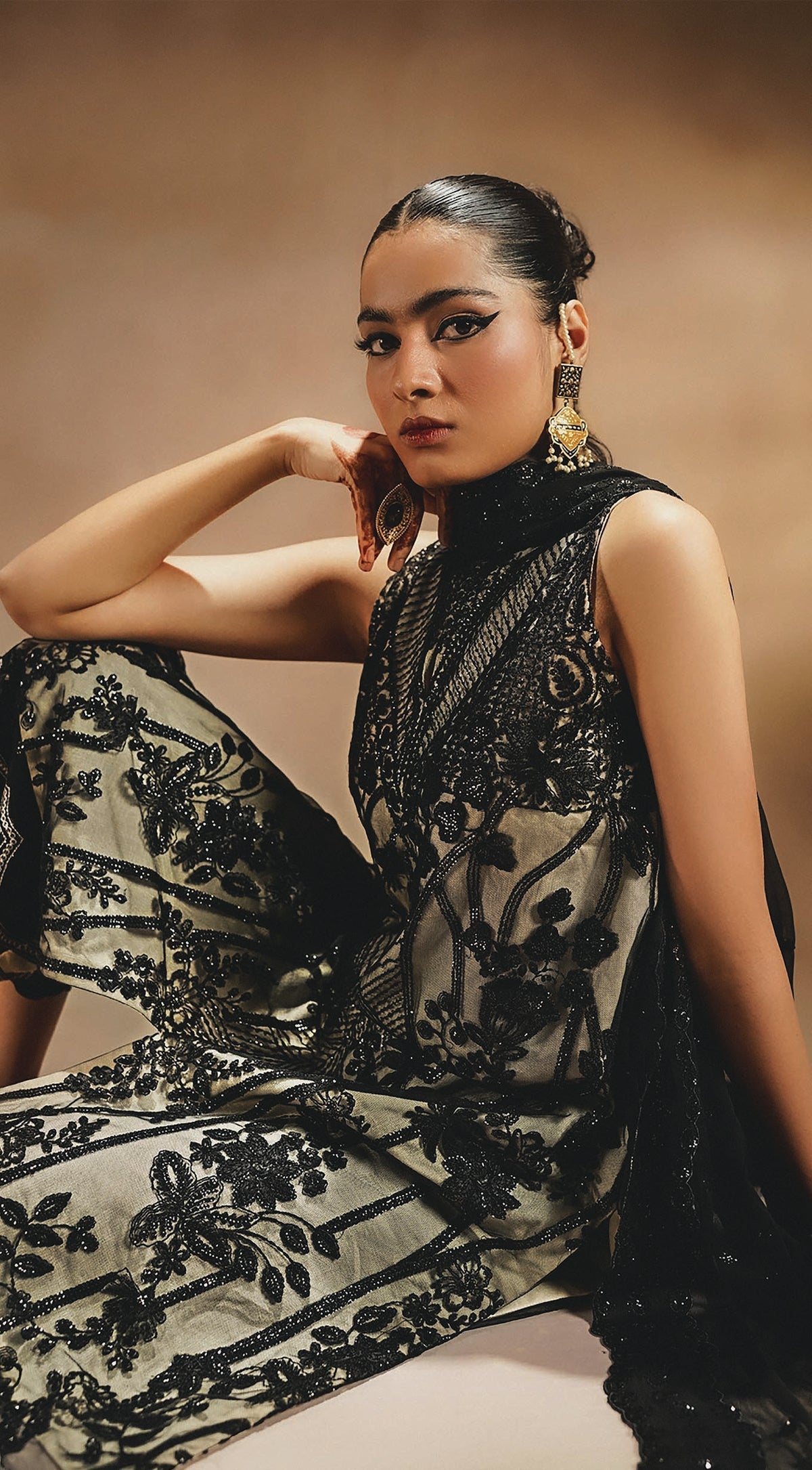 Myeesha | Nayab Formals | Siyaah