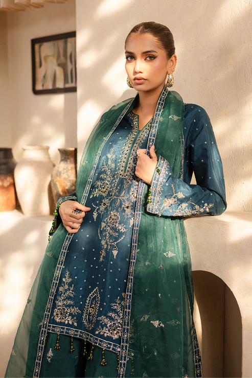 Emaan Adeel | Noore Festive Formals | LAVEEN