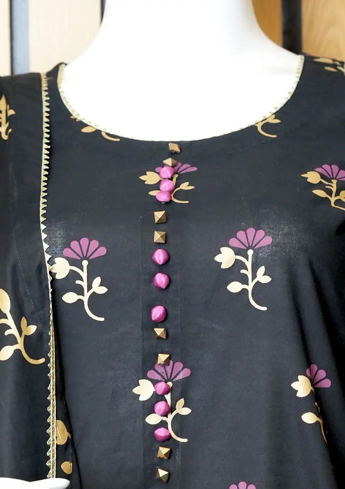 Winter Collection - Madiha Jahangir - Gulmira - Cambric - 2 pcs - D#04 - Official Madiha Jahangir - Agha Fabrics UK