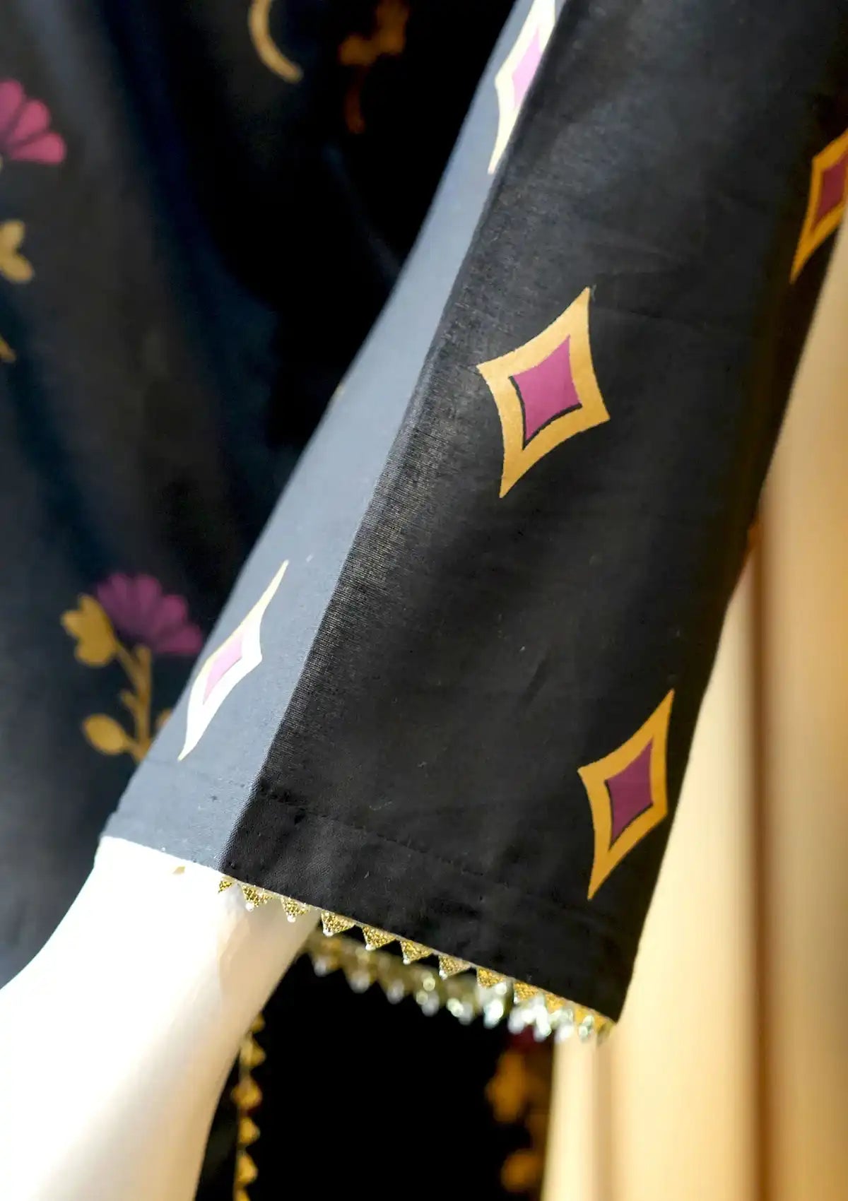 Winter Collection - Madiha Jahangir - Gulmira - Cambric - 2 pcs - D#04 - Official Madiha Jahangir - Agha Fabrics UK