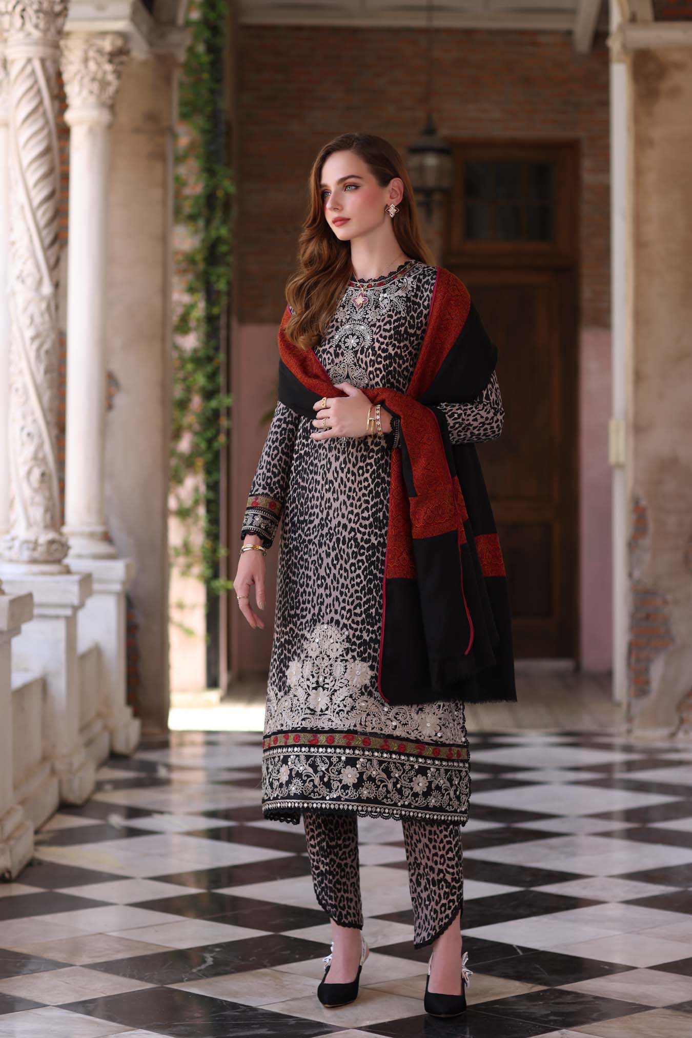 Noor by Saadia Asad | Winter Pashmina 25 | Noir Safari