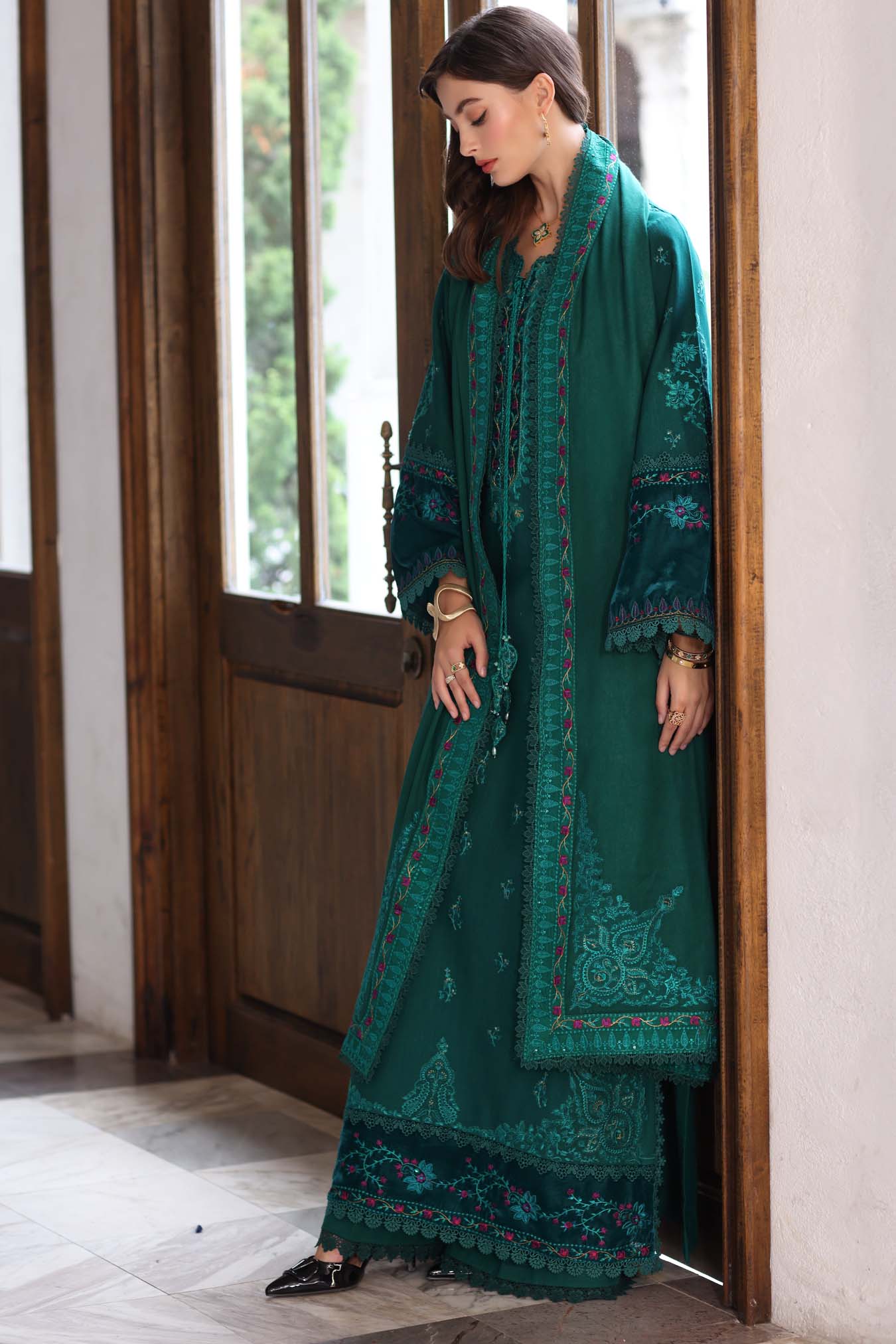 Noor by Saadia Asad | Winter Pashmina 25 | Emerald Reverie