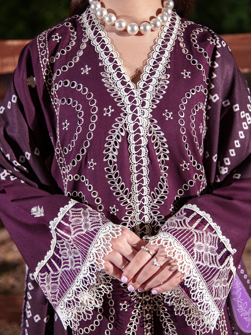 Mahnur | Hazel Winter 24 | ALETHEA