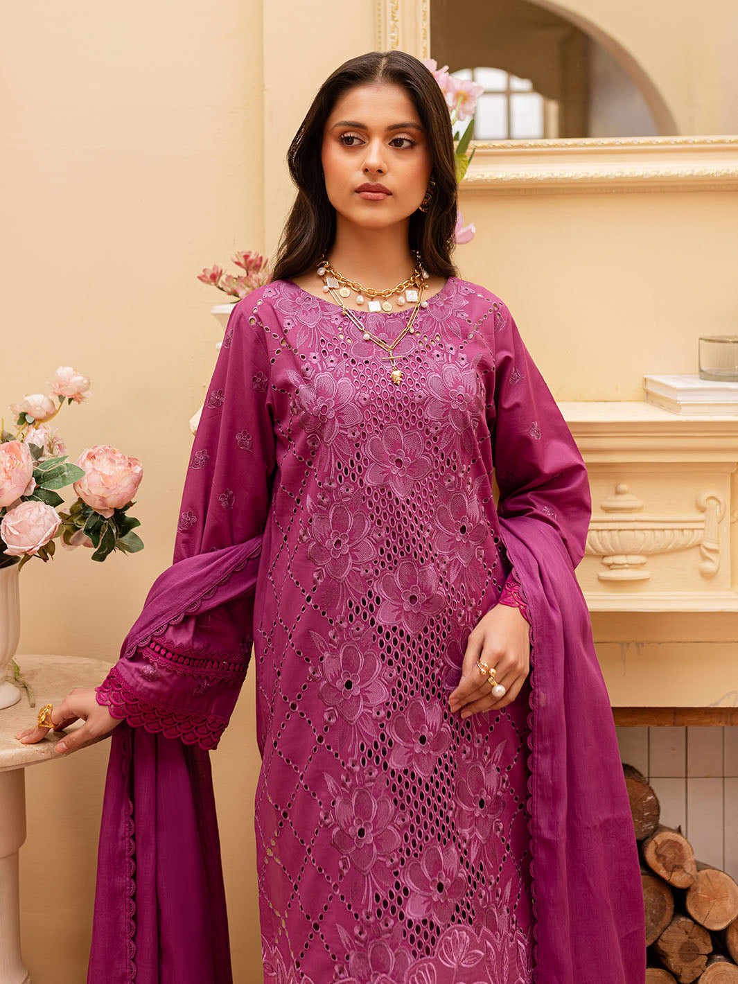 Mahnur | Twilight Luxury Lawn 25 | ANASTASIA