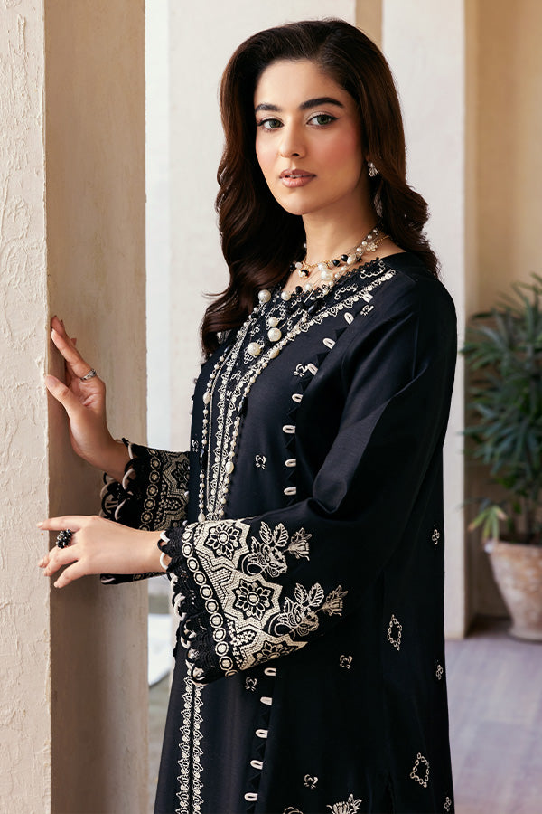 Saffron | Summer Soiree 25 | Noir