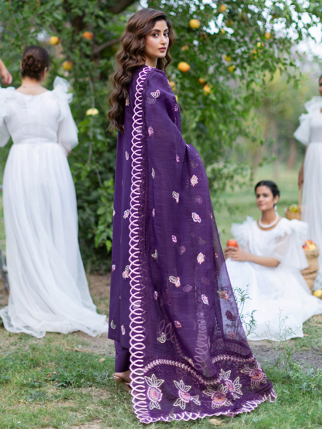 Mahnur | Sophie Luxury Lawn 25 | Ayra