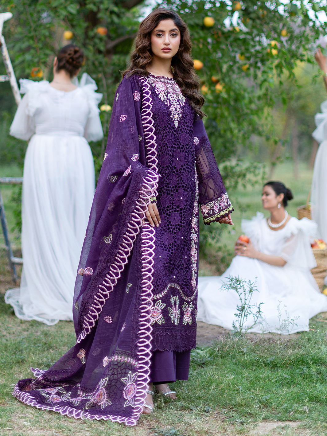 Mahnur | Sophie Luxury Lawn 25 | Ayra