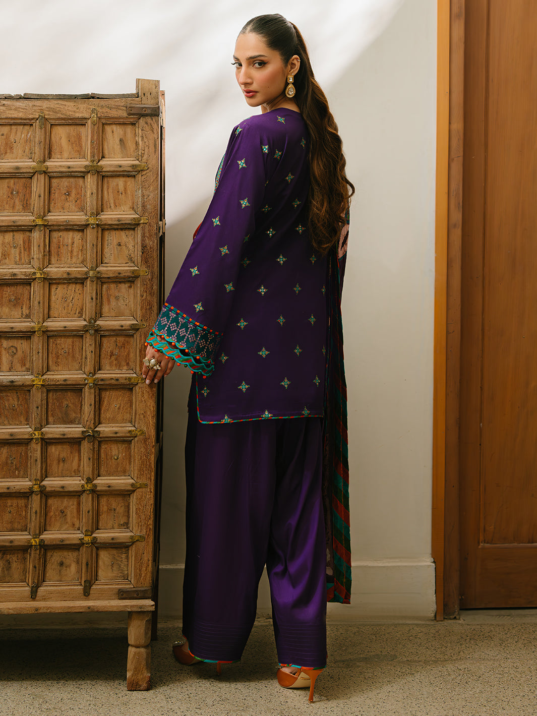 Bin Ilyas | Olivia Embroidered Winter 24 | 524 - B