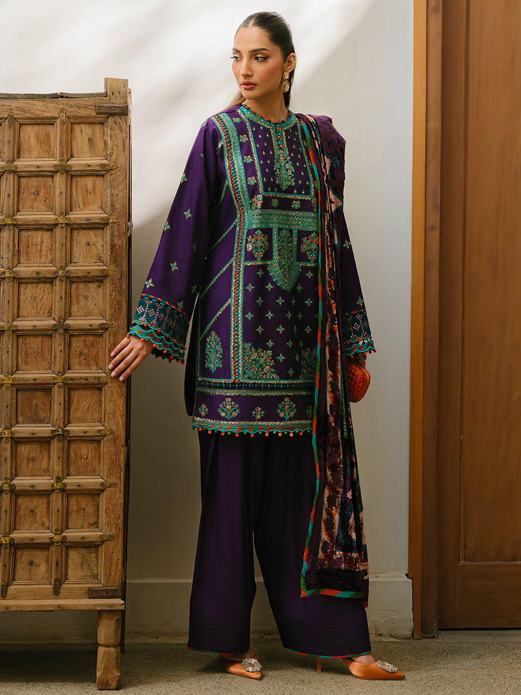 Bin Ilyas | Olivia Embroidered Winter 24 | 524 - B