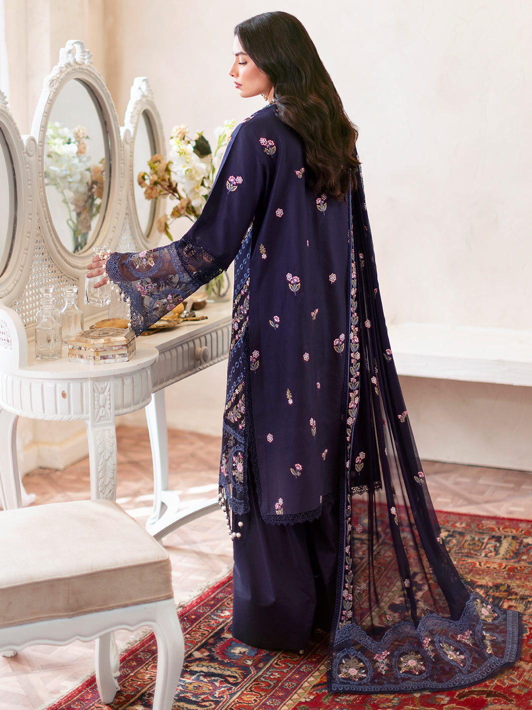 Mahnur | Sophie Luxury Lawn 25 | Blake