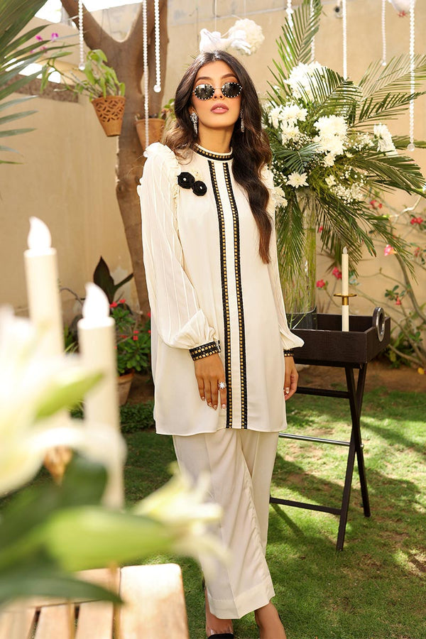 Sana Abbas | La Fiesta | Crema