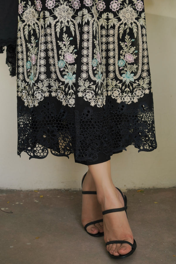 Manara | Luxury Lawn 24 | PEARL