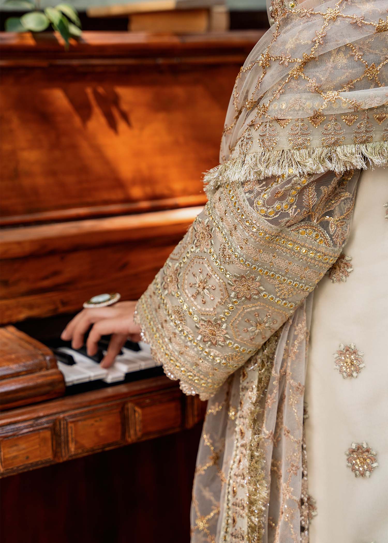 Akbar Aslam | Formals | Mehrunisa