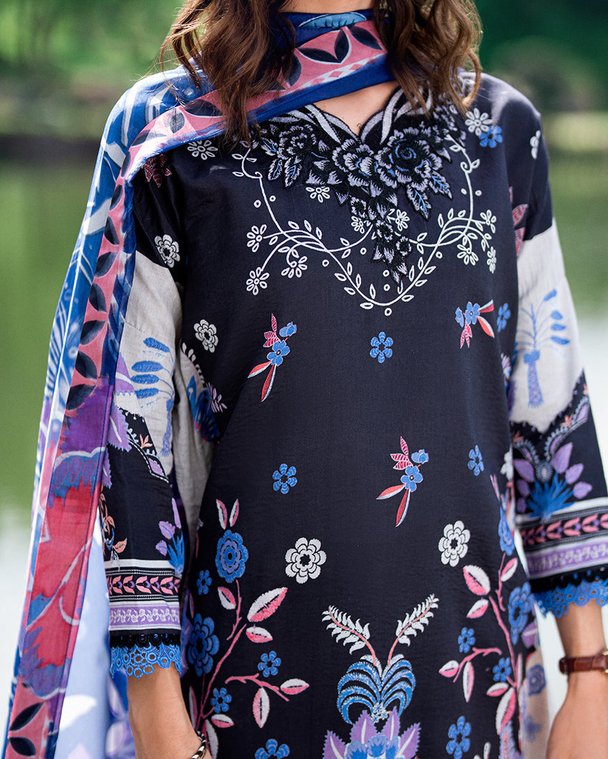 Roheenaz | Garden Veal Printed Lawn 25 | BlackBerry Frost