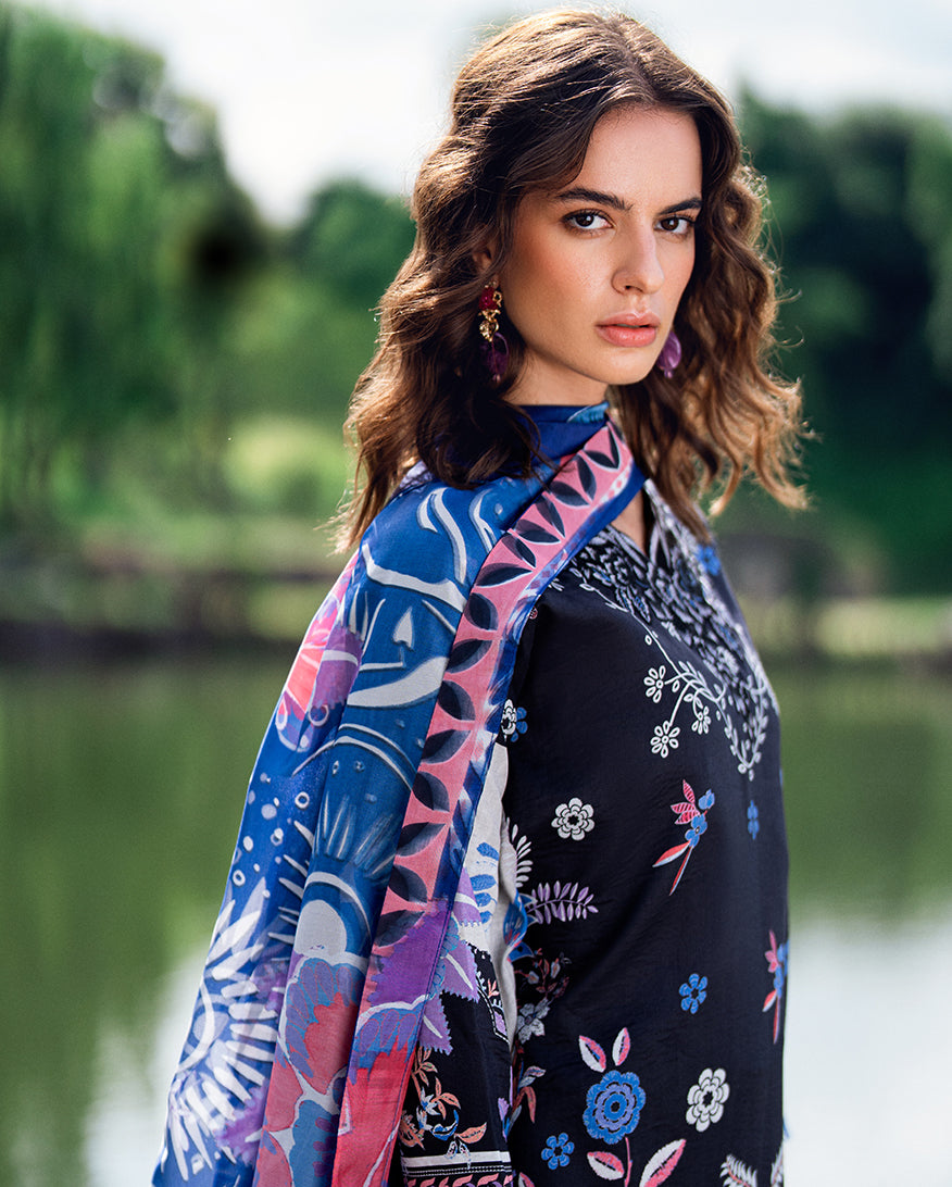 Roheenaz | Garden Veal Printed Lawn 25 | BlackBerry Frost
