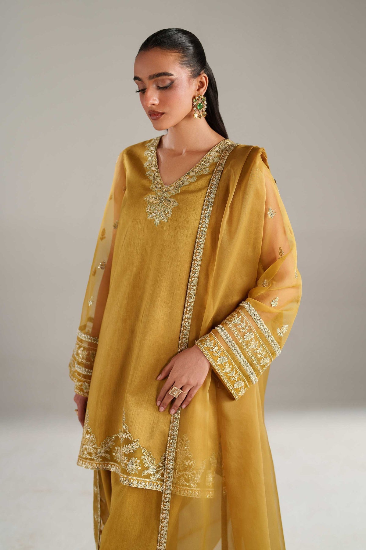 Akbar Aslam | Formal Pret | Paree