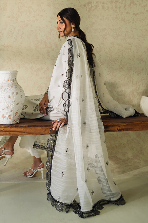 Neeshay | Monochrome Lawn | Lueur