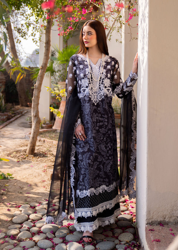 Myeesha | Lamhay Luxury Lawn 25 | Chandni