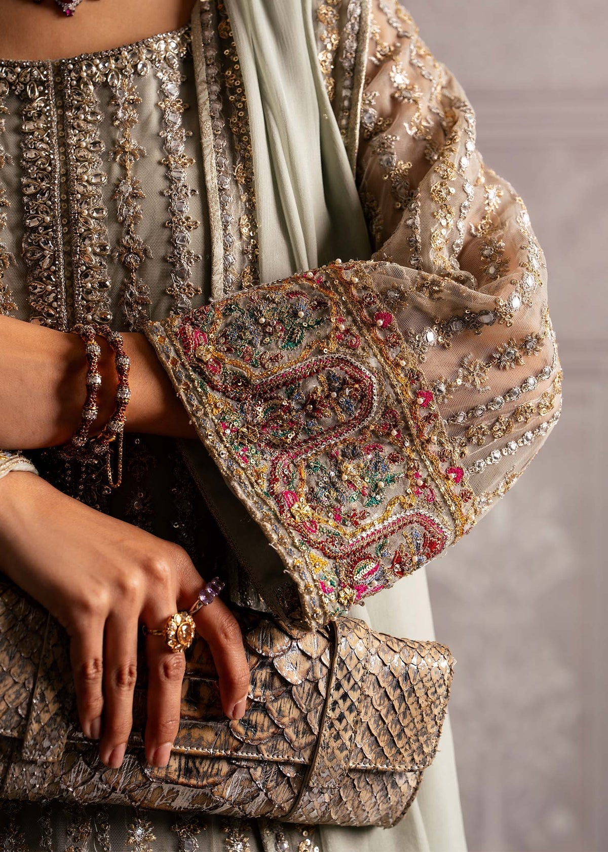 Mahgul | Echoes of Elara | Mint Gold