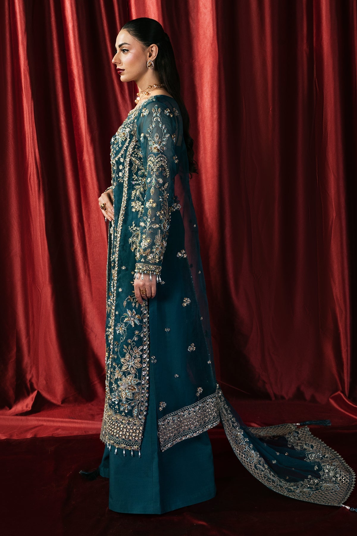 Mina Kashif | Kahani Formals | Arshia