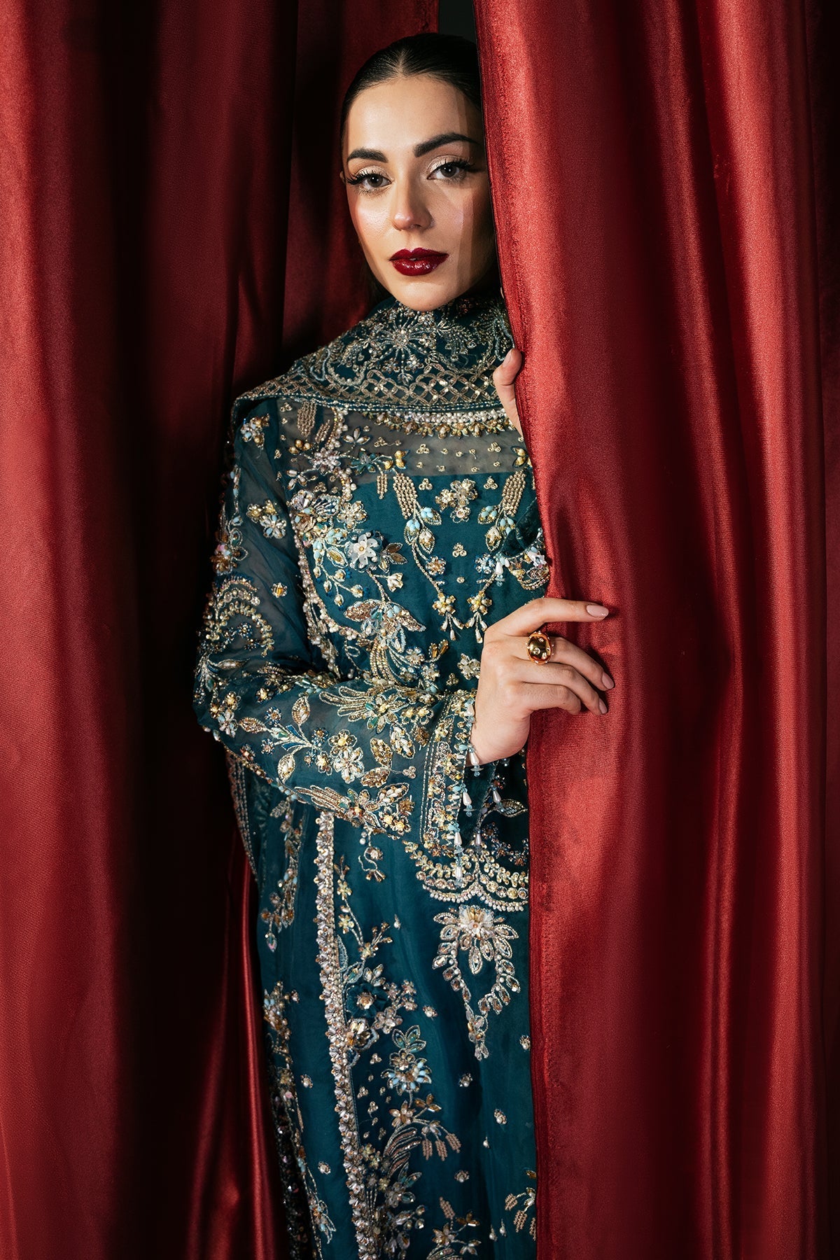 Mina Kashif | Kahani Formals | Arshia