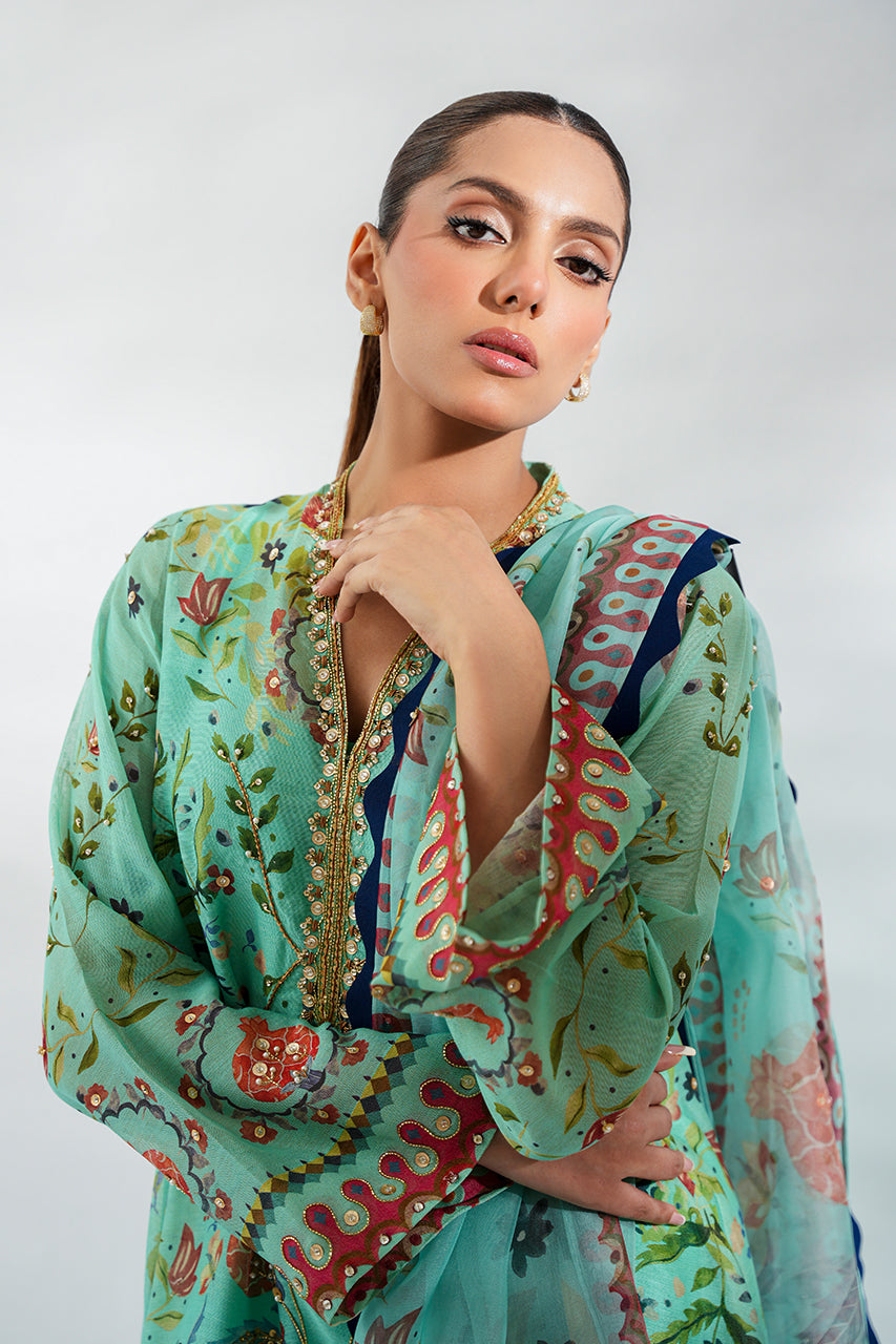 Sania Maskatiya | Fall Festive Glimmer | Este