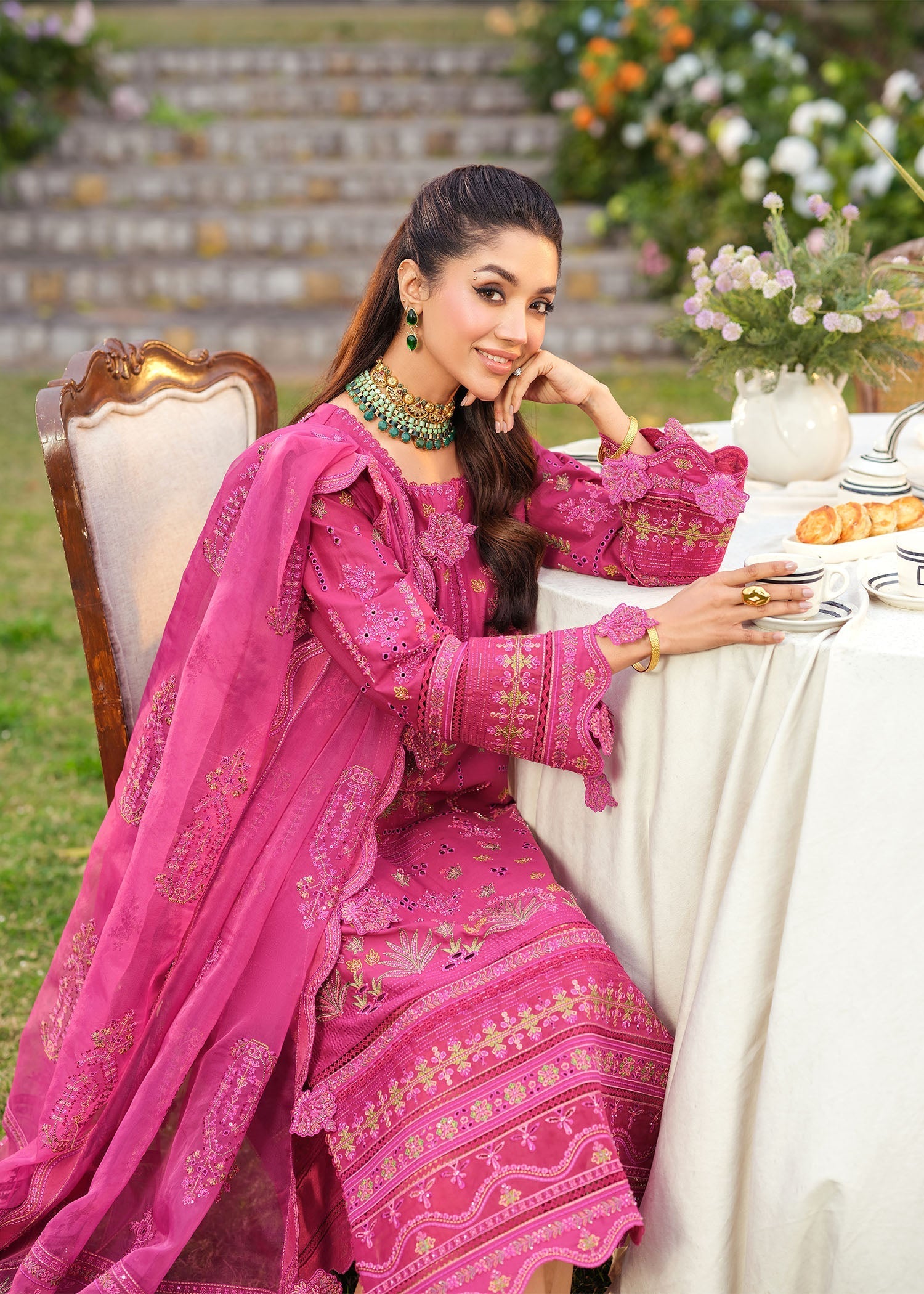 Zarizaa | Echelon Lawn | DAMASK