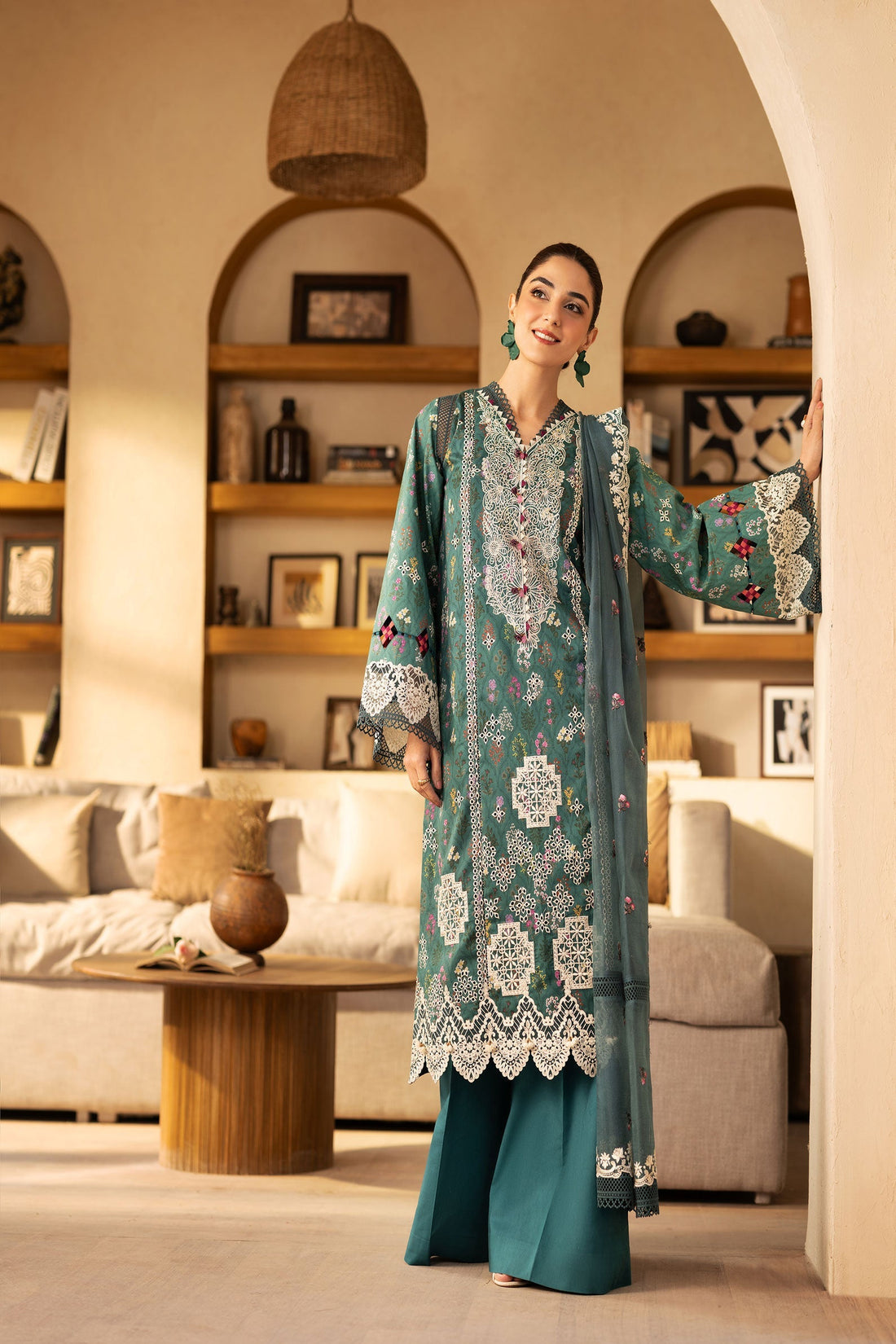 Maryam Hussain | Luxury Lawn 25 | Seashell - Official Maryam Hussain - Agha Fabrics UK