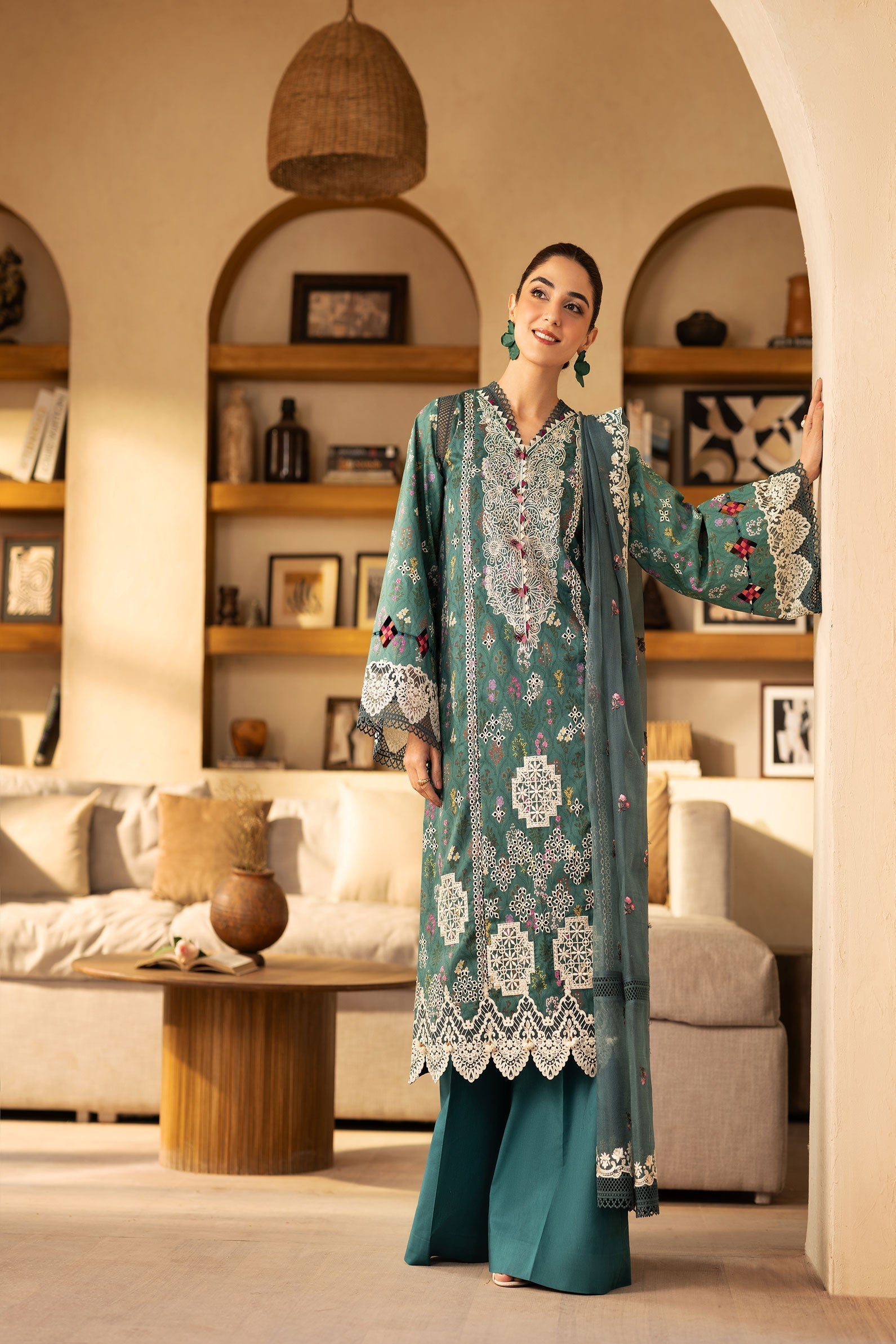 Maryam Hussain | Luxury Lawn 25 | Seashell - Official Maryam Hussain - Agha Fabrics UK