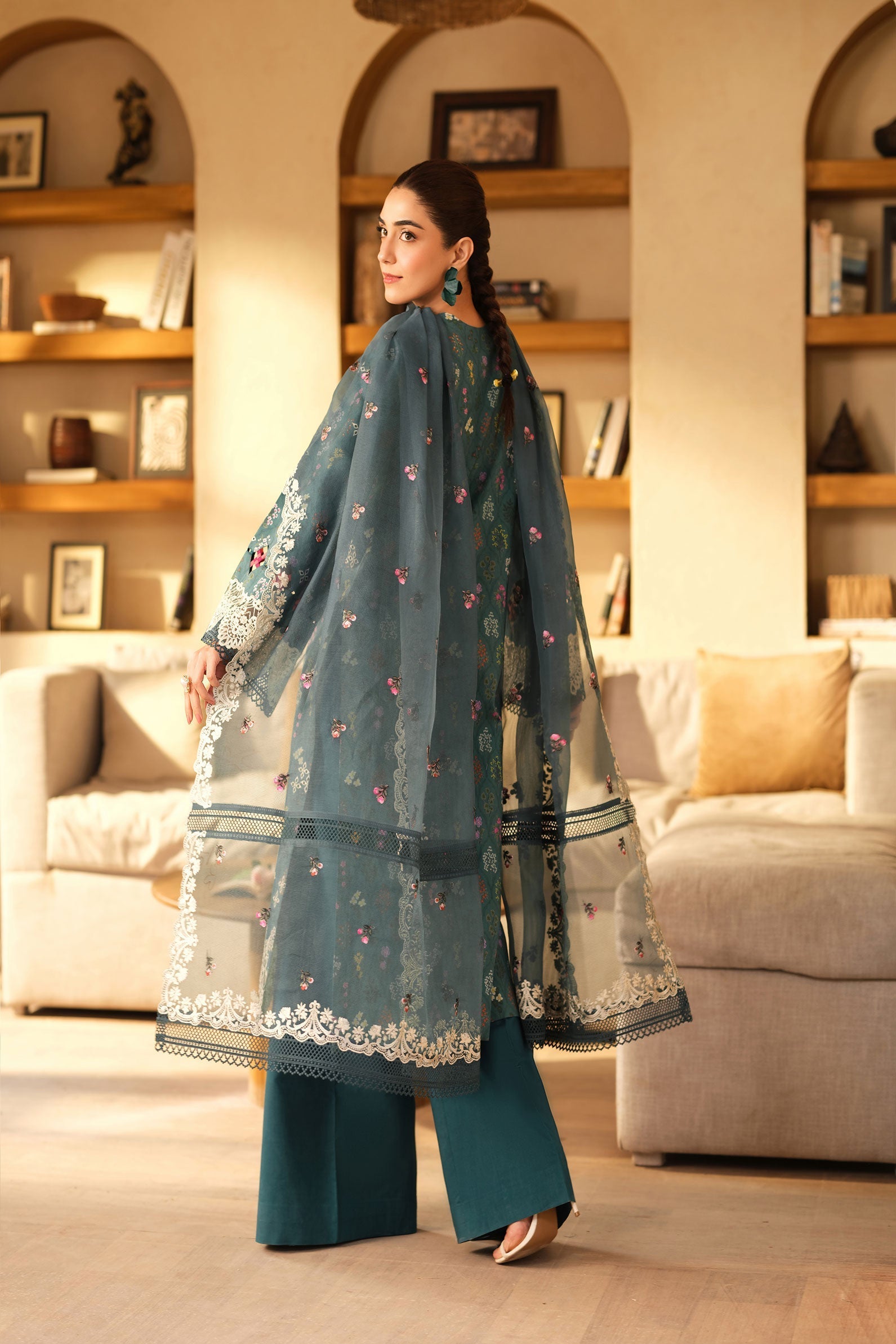 Maryam Hussain | Luxury Lawn 25 | Seashell - Official Maryam Hussain - Agha Fabrics UK