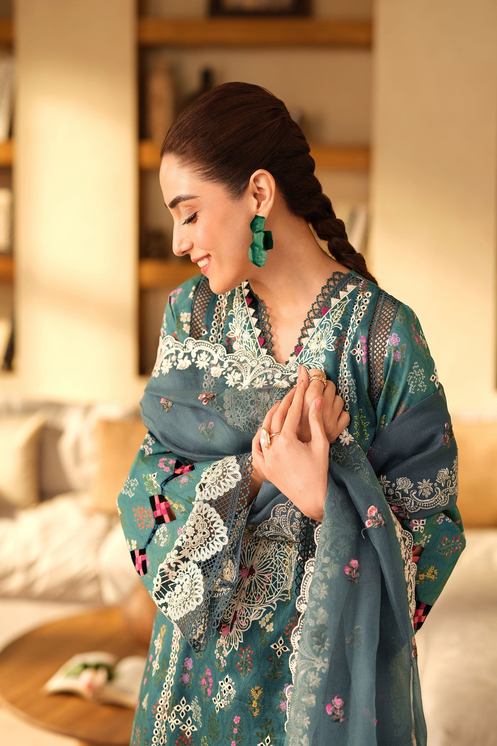Maryam Hussain | Luxury Lawn 25 | Seashell - Official Maryam Hussain - Agha Fabrics UK