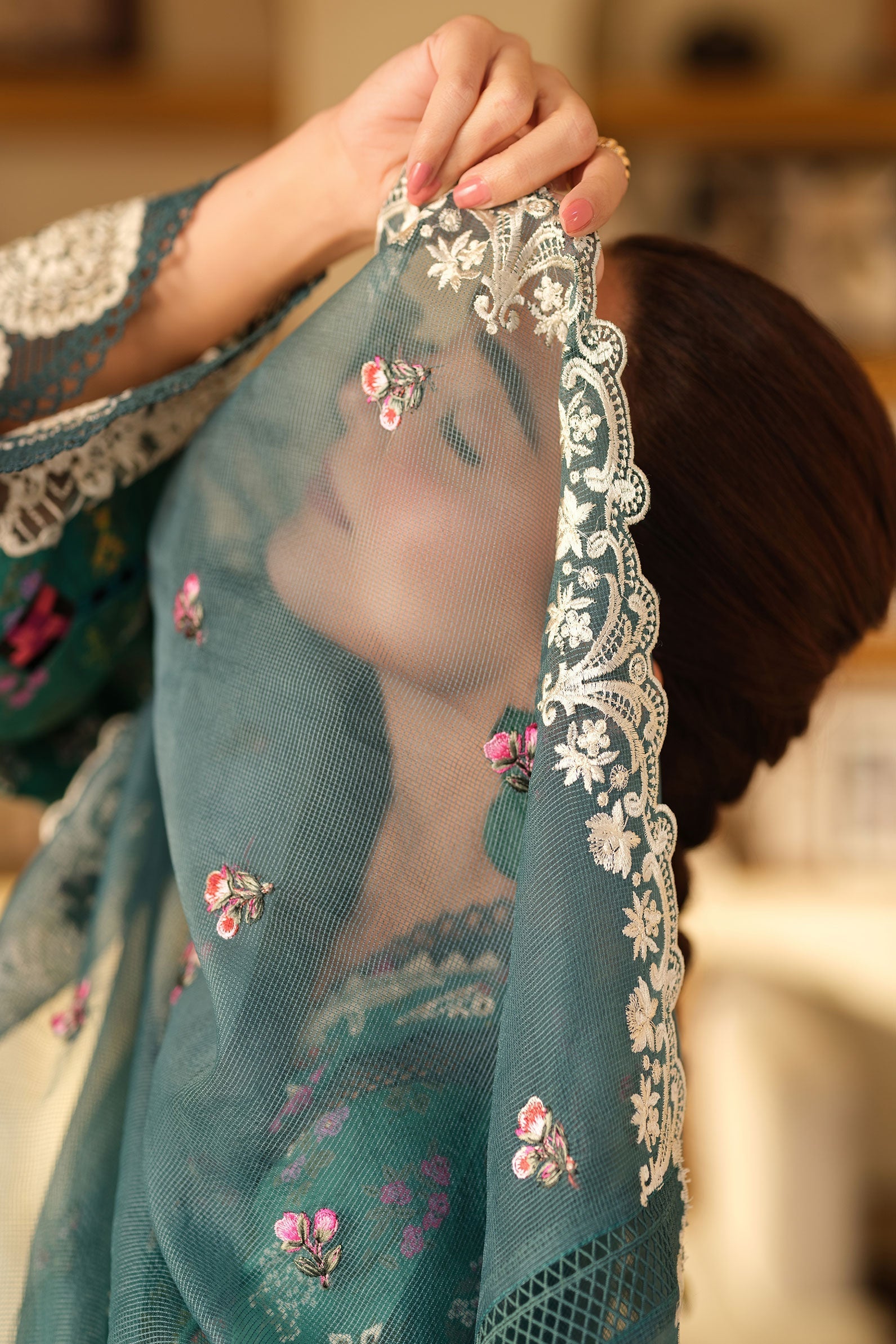 Maryam Hussain | Luxury Lawn 25 | Seashell - Official Maryam Hussain - Agha Fabrics UK