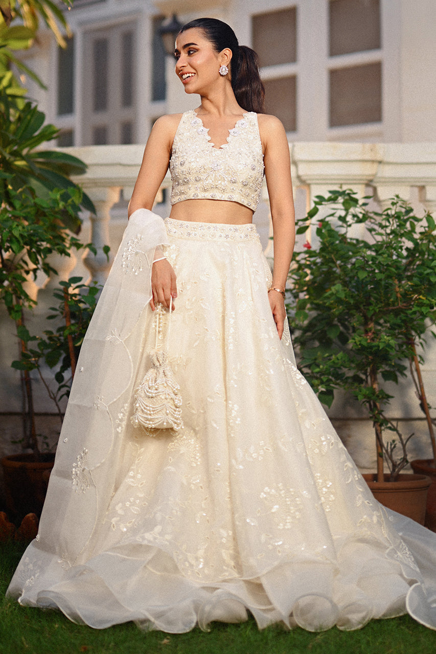 Sania Maskatiya | Fall Festive Shimmer | Mani