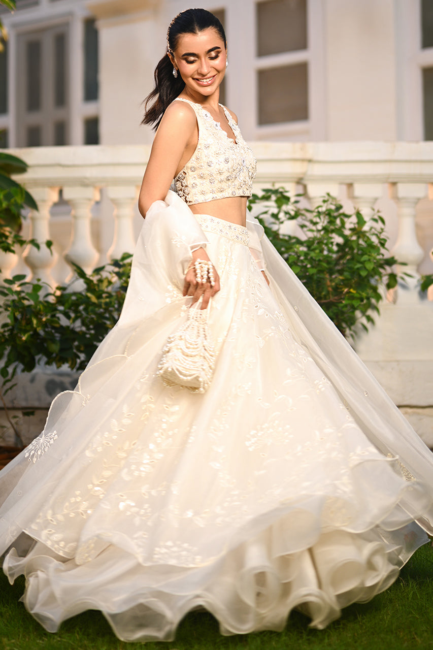 Sania Maskatiya | Fall Festive Shimmer | Mani