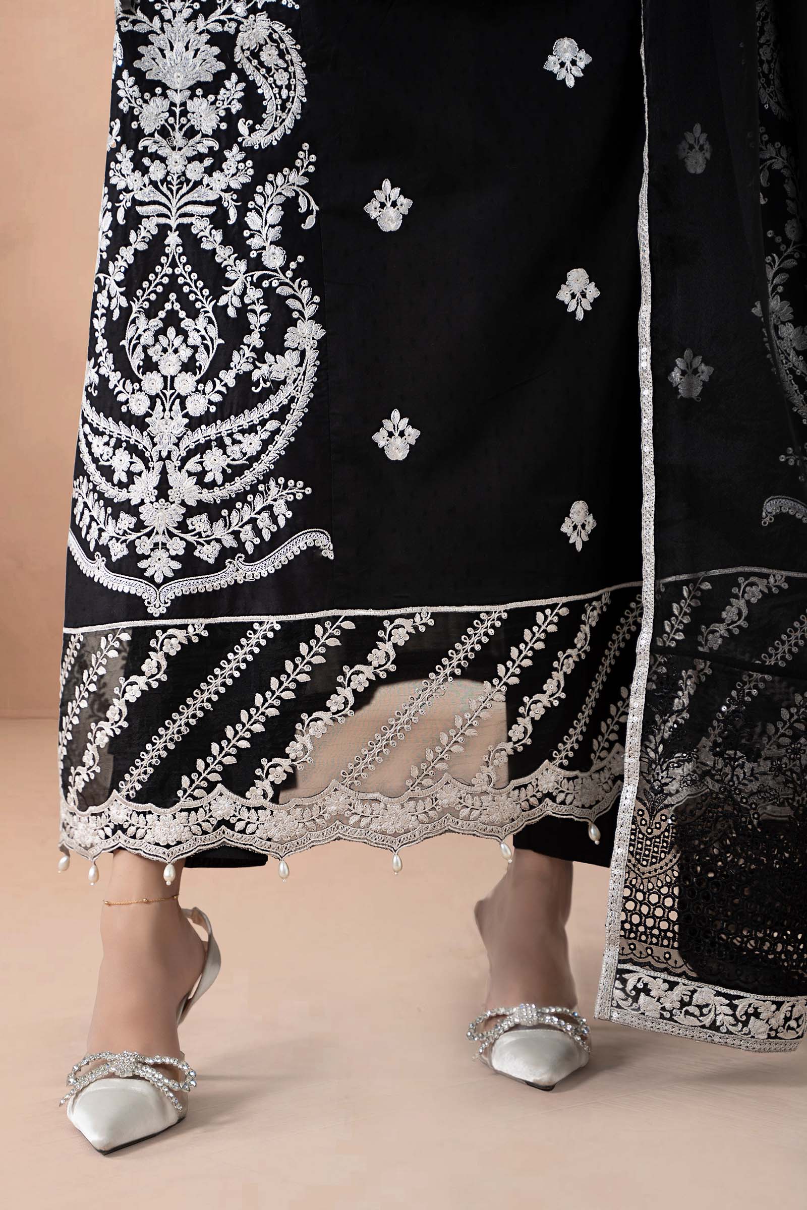 Maria B | Luxury Winter Pret 25 | DW-MN24-04R1-Black