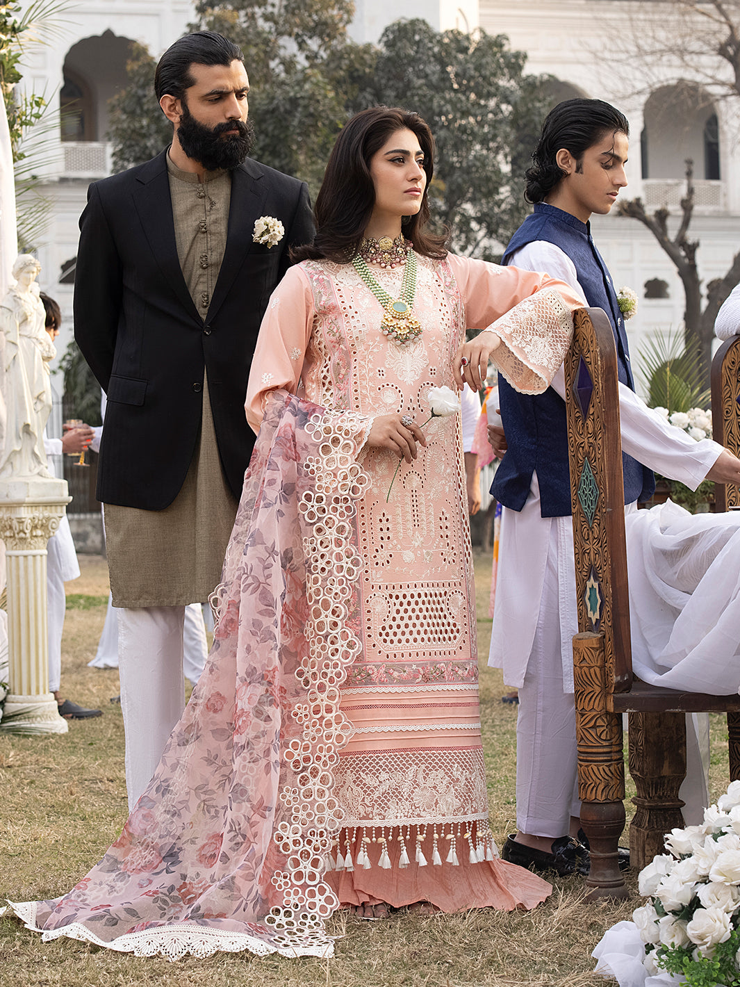 Mahnur | Mahrukh Luxury Lawn 24 | DAISY - Official Mahnur - Agha Fabrics UK