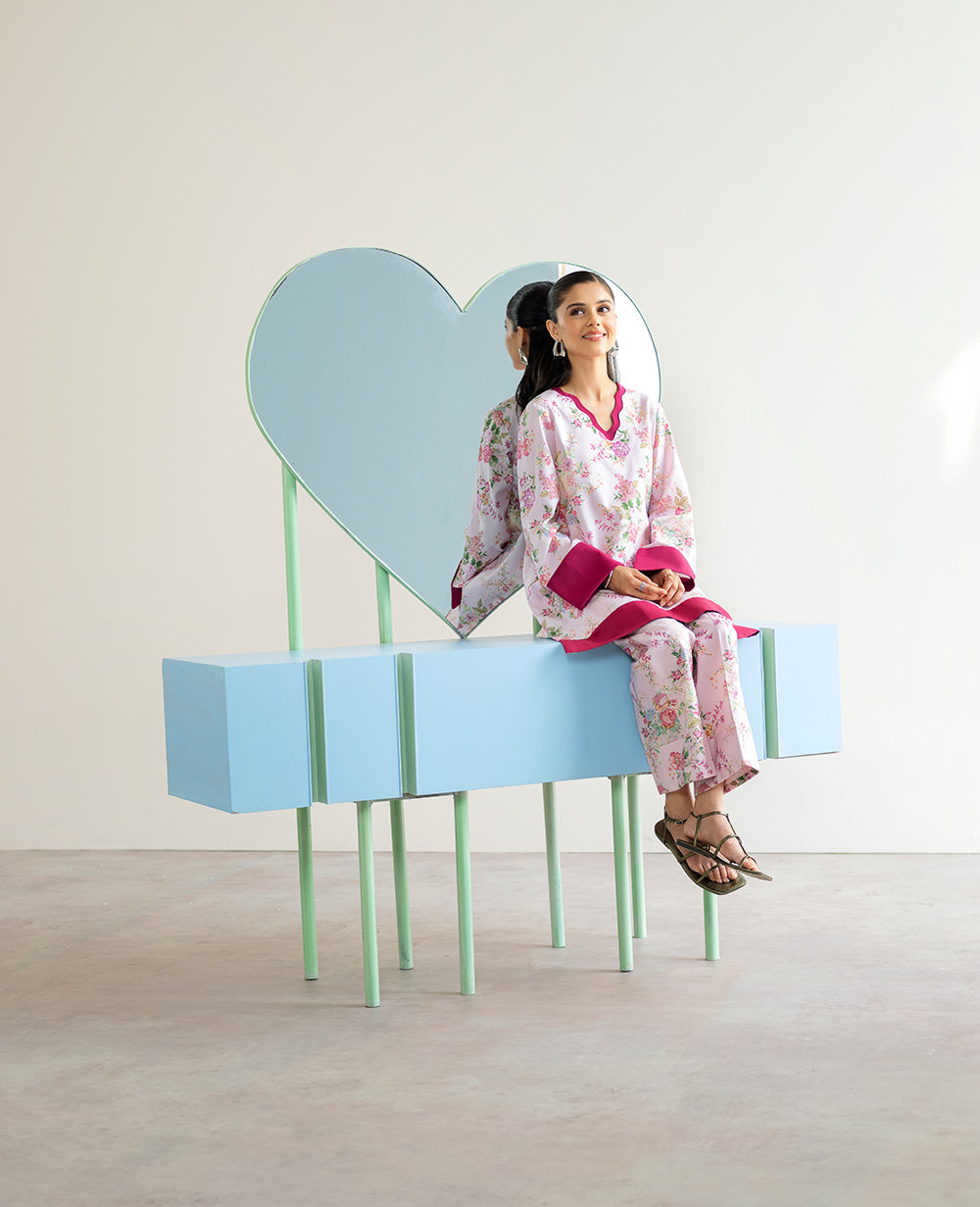 Republic Womenswear | Essentials 25 | ES-186