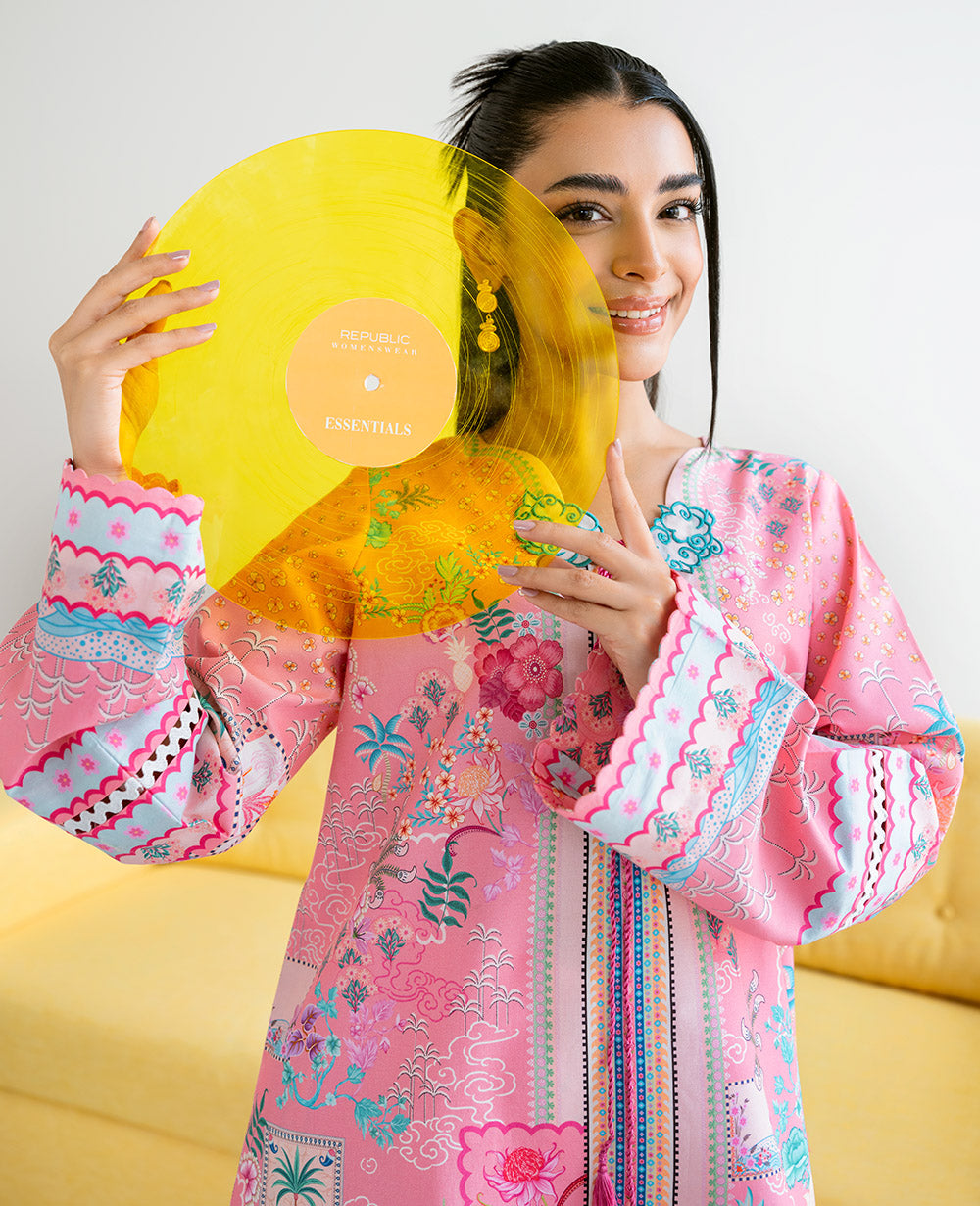 Republic Womenswear | Essentials 25 | ES-204