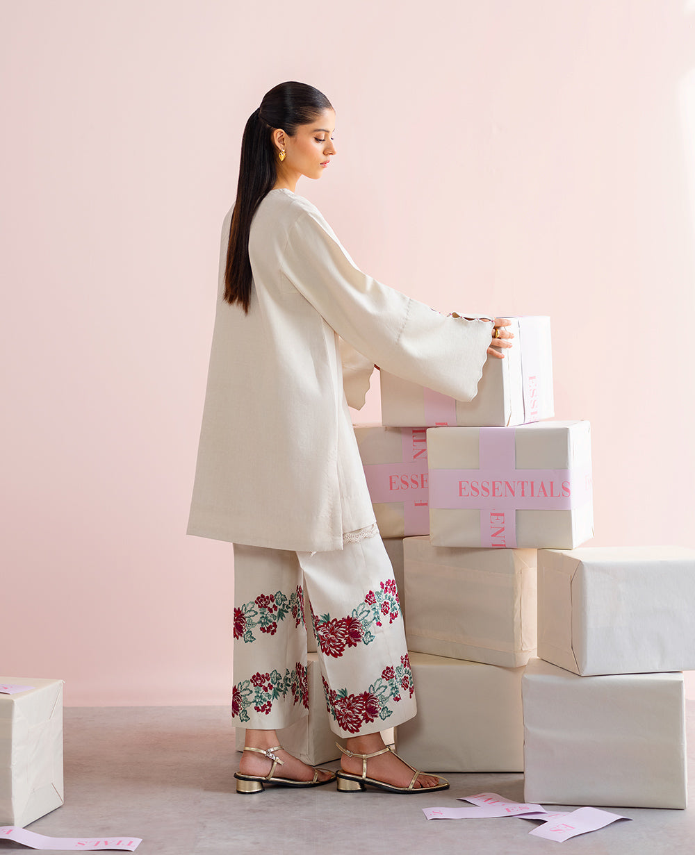 Republic Womenswear | Essentials 25 | ES-206